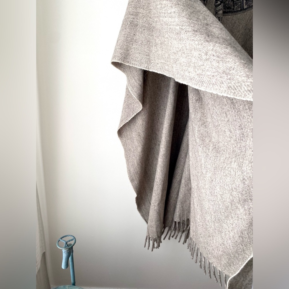 Fringed hem poncho with Egyptian-look print around collar - Picture 9 of 13